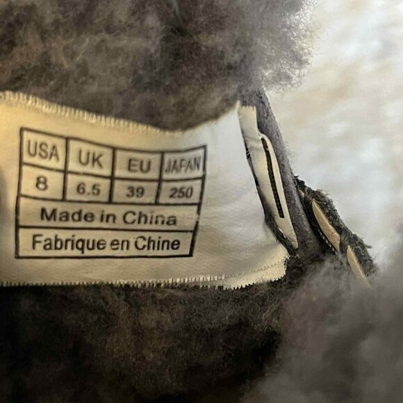 UGG Mckay Gray Suede Boot with Shearling Lining Women's size 8 - Picture 7 of 7